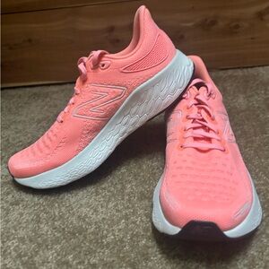New Balance Womens Fresh Foam running shoes coral 9.5 NWOT